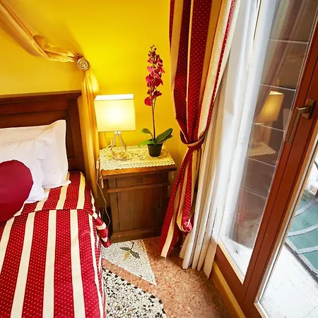 San Luca Splendid Suites With Canal View *