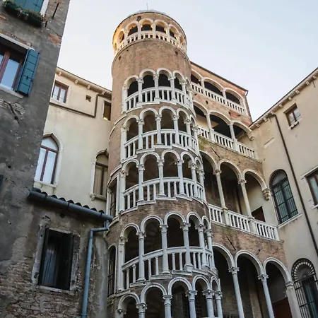 San Luca Splendid Suites With Canal View Apartment