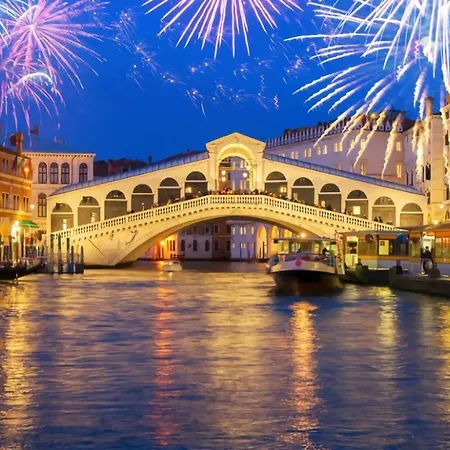 San Luca Splendid Suites With Canal View Apartment *
